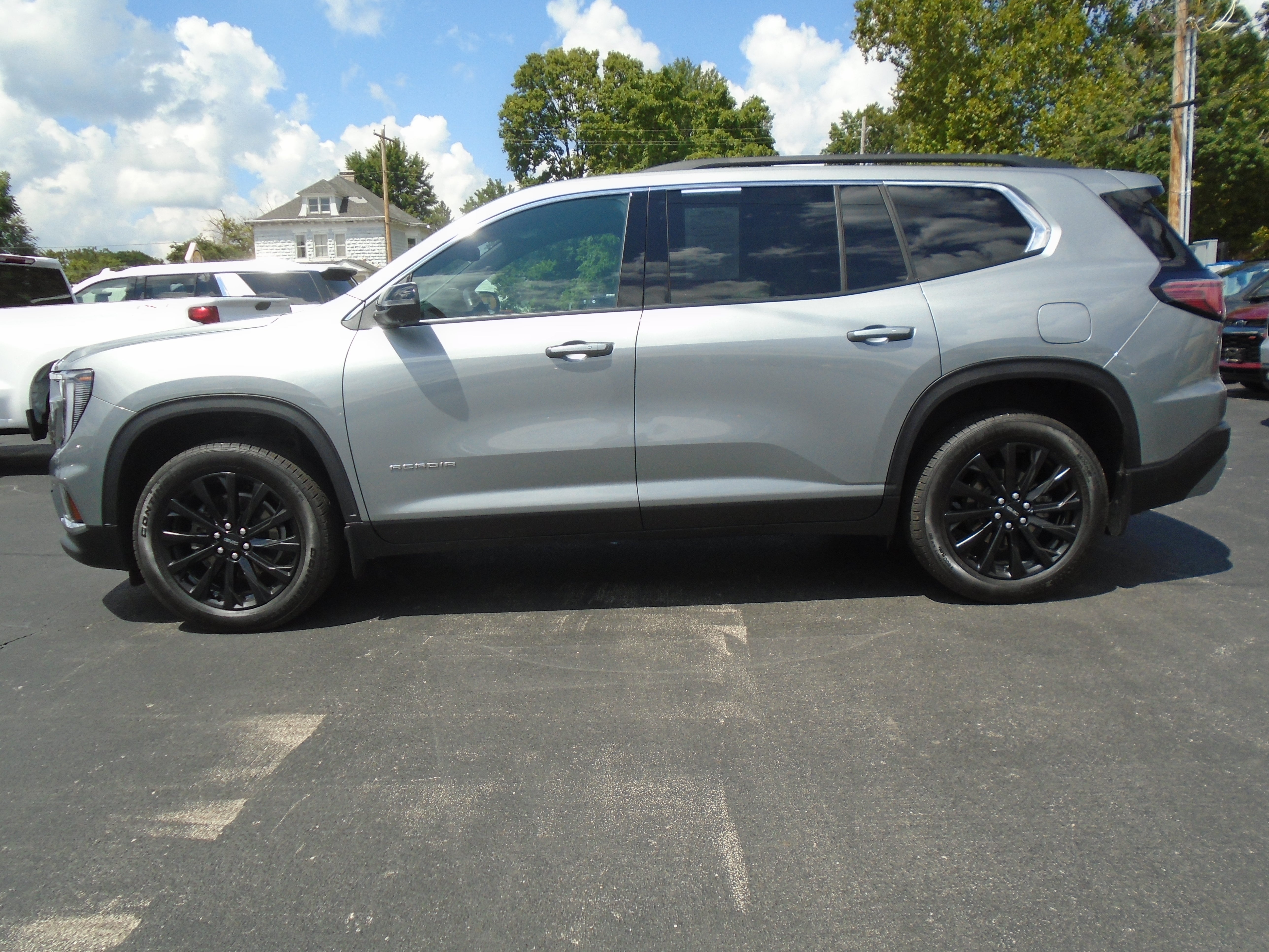 2024 GMC Acadia Elevation