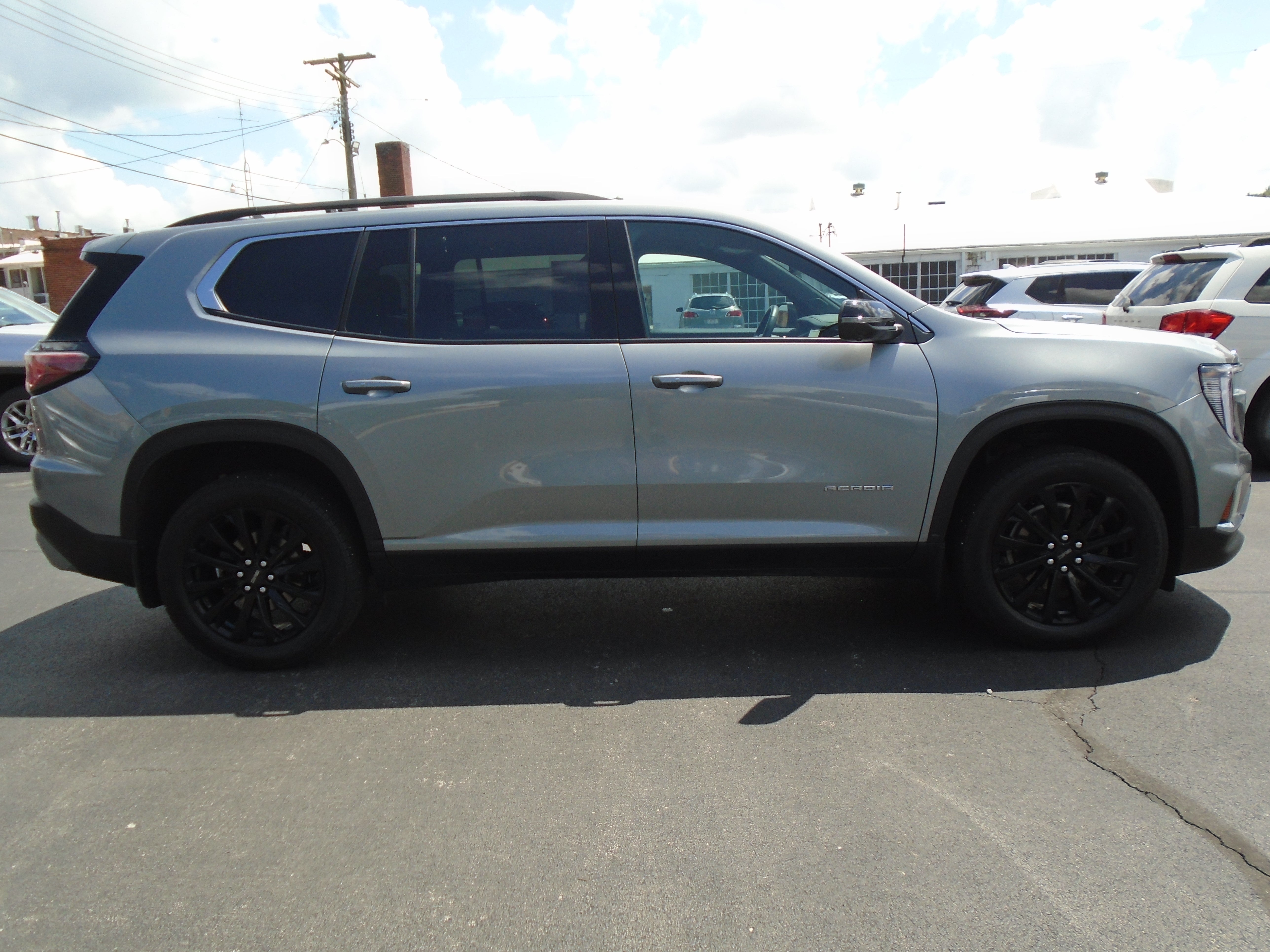 2024 GMC Acadia Elevation