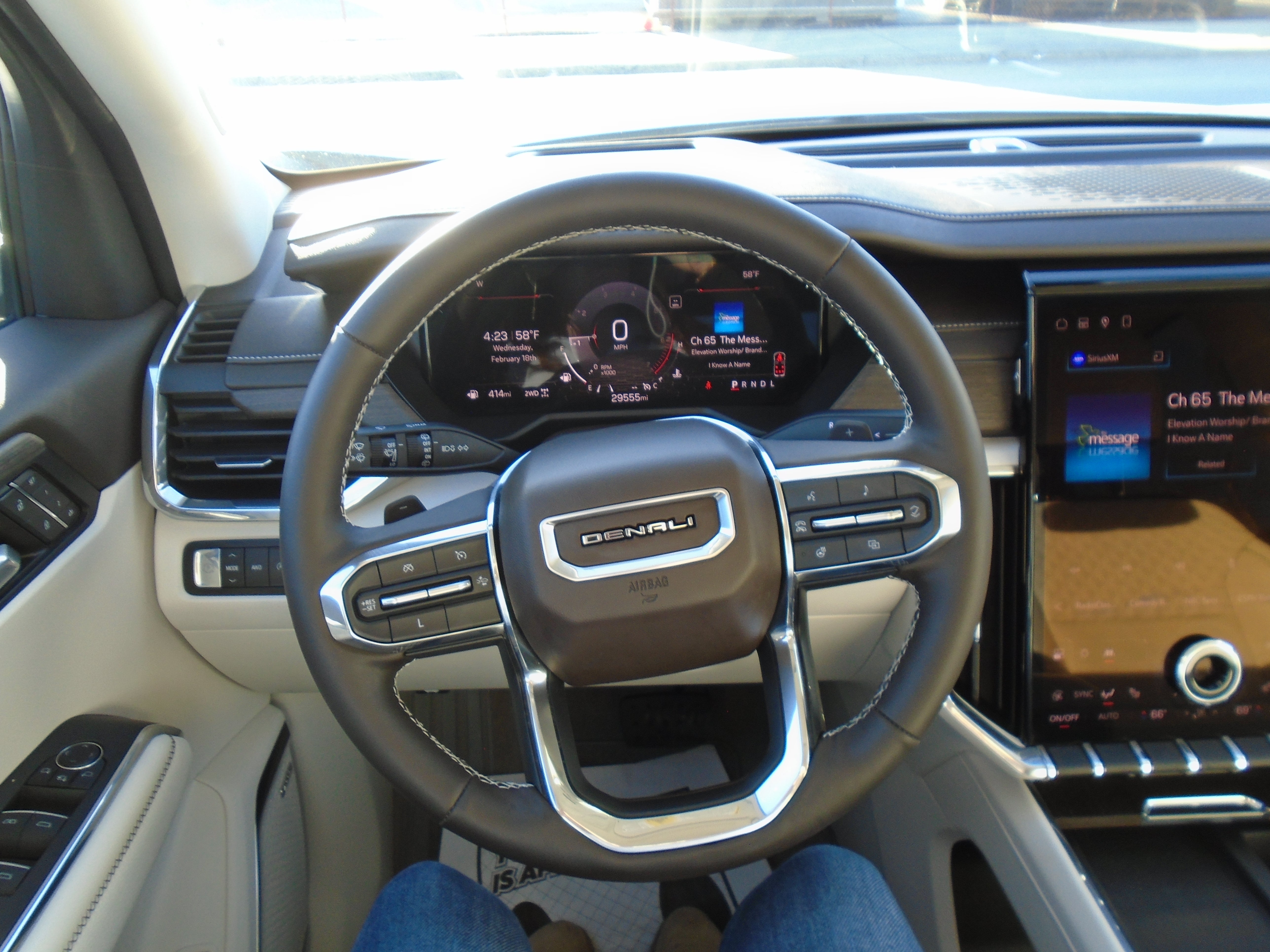 2024 GMC Acadia Denali