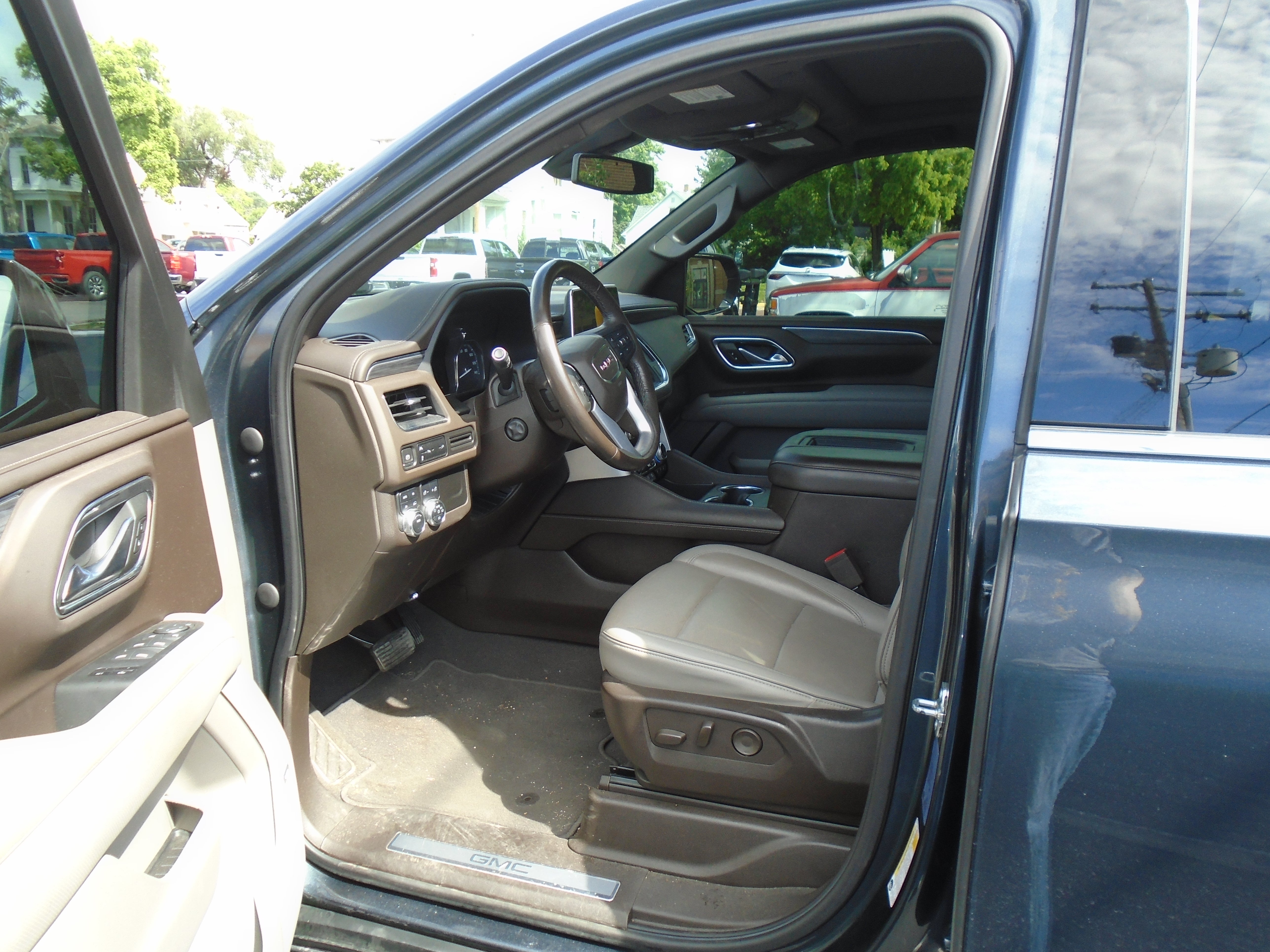2021 GMC Yukon SLT
