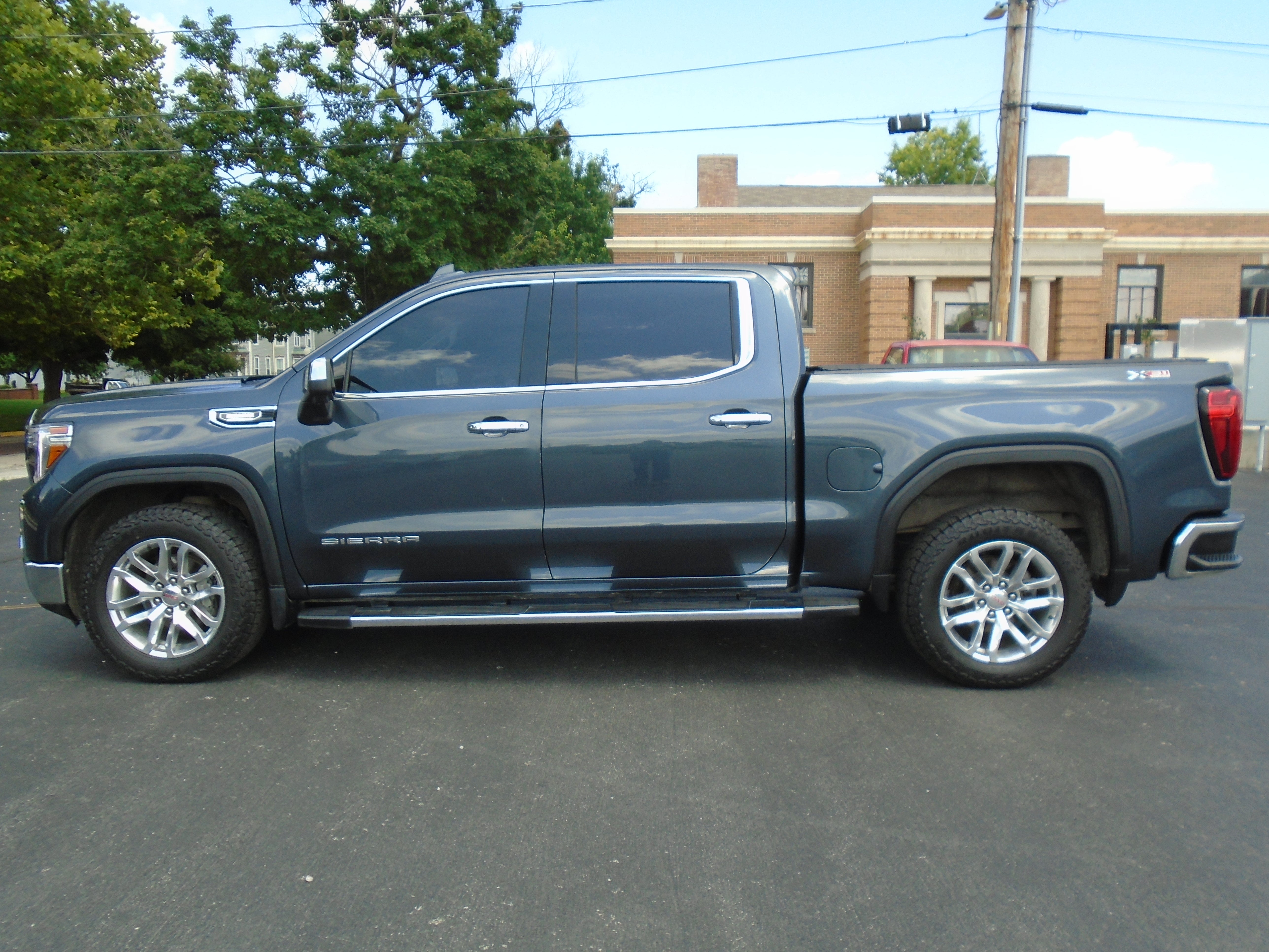2021 GMC Sierra 1500 SLT
